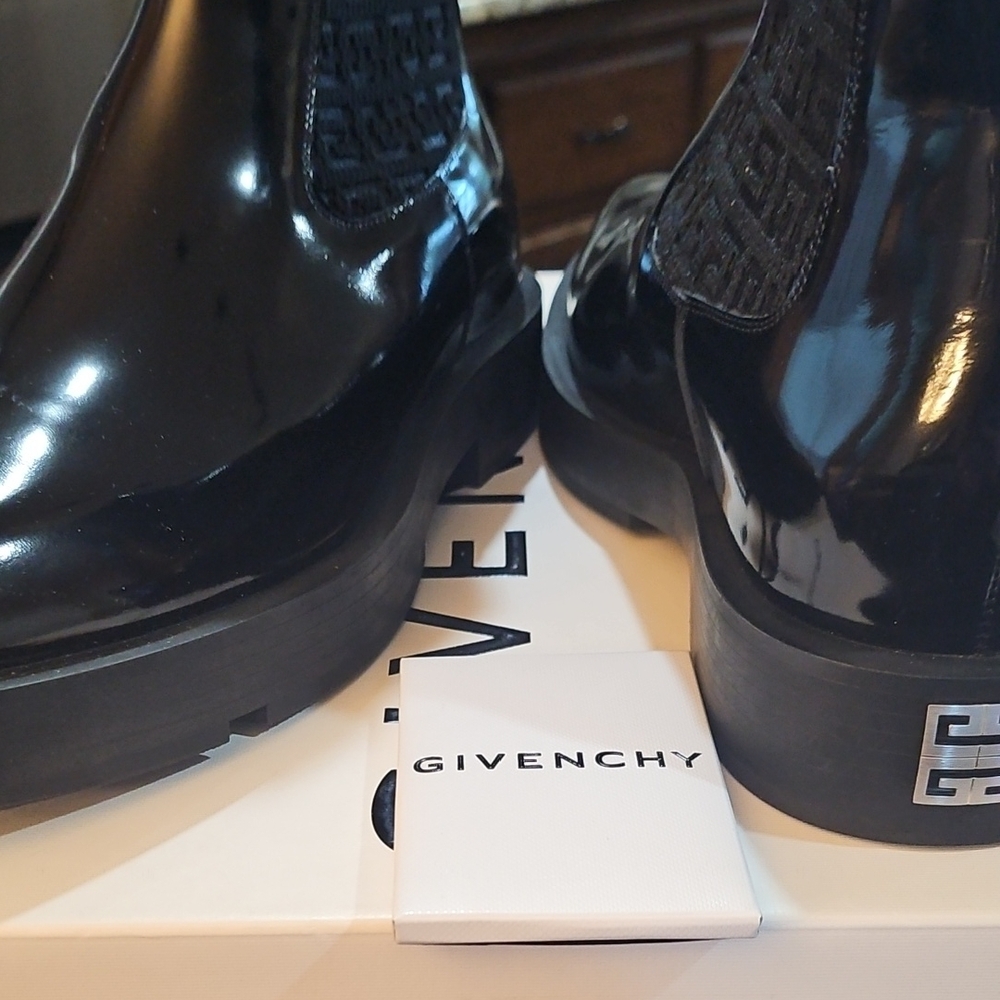 Givenchy  Chelsea BlackCombat Ankle Boots with Logo Detail - Picture 2 of 10